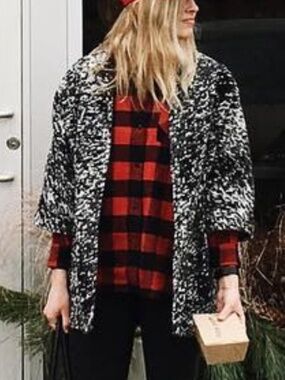 Hackwith Design House Cropped sleeve open coat